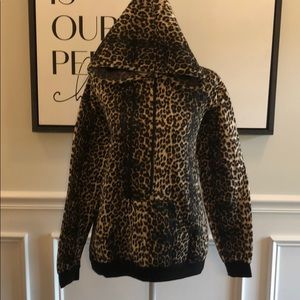 Size large nwot leopard print hoodie